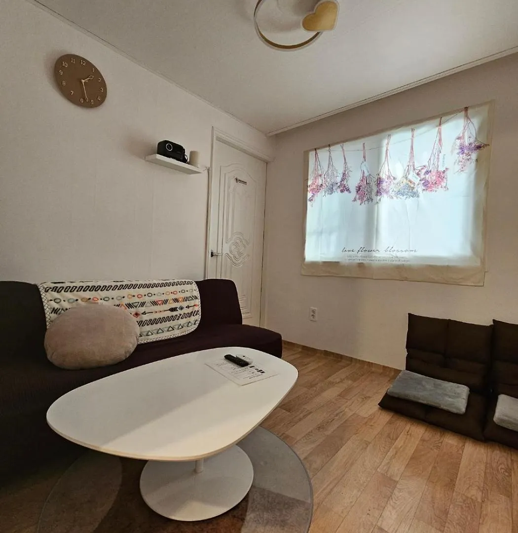 Mapo Daeheung Station Family Stay Seoel 0*,